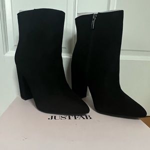 New Roasamund Block heel booties